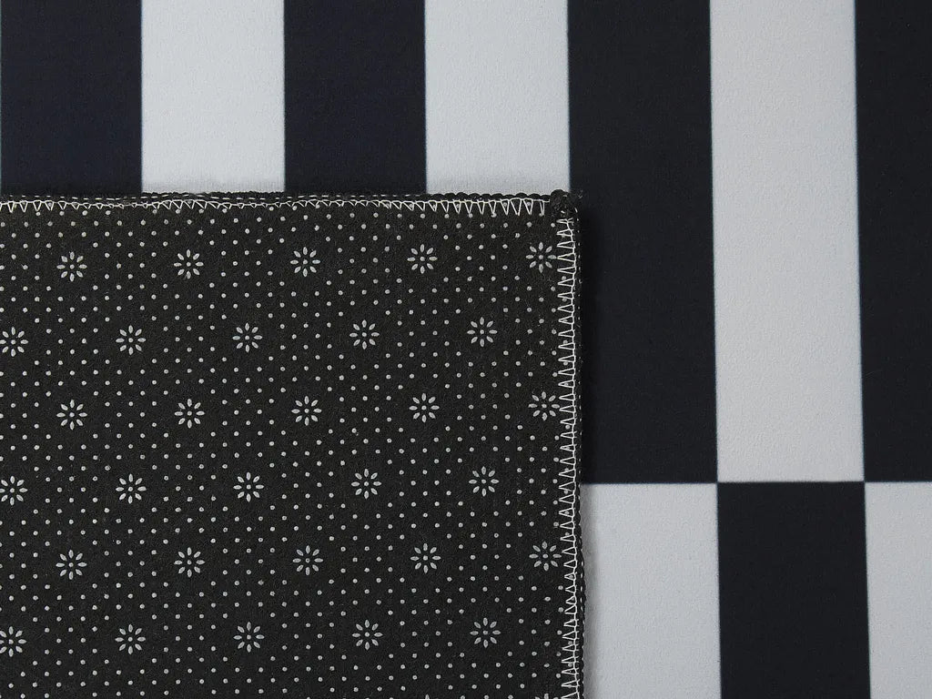 Teppich Läufer Schwarz / Weiß Stoff 60 X 200 Cm Rechteckig Mit Streifenmuster Geometrisch Rutschfest Modern Vorleger Flur Küche Schlafzimmer