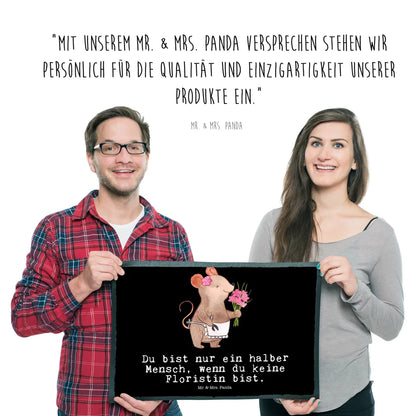  Mr. & Mrs. Panda 60 X 80 Fußmatte Floristin Mit Herz - Schwarz - Geschenk, Schmutzmatte, Motivfußmatte, Ausbildung, Beruf, Kollegin, Blumenprofi, Arbeitskollege, Kollege